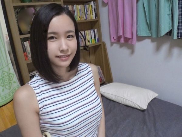 【素人】黒髪清楚なスレンダー美少女！パンツ越し電マでピクピク感じちゃう♥大股開きで自らオマンコくぱぁ///