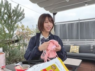 【制服美少女の敏感ボディ】 ショートヘアの激カワ娘とエロプレイ！ 乳首責めとクンニでイキまくり、エロかわな反応に萌え♡