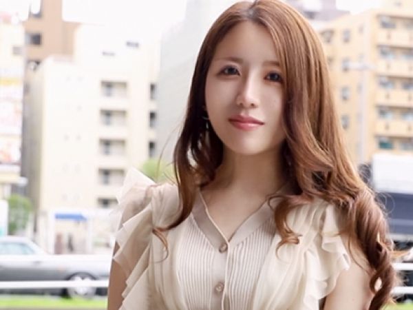 【欲求不満な人妻の誘惑】 20代若奥様のムチムチボディがエロすぎて…♡ 肉食系人妻のねっとりフェラで昇天！