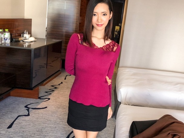 【スレンダーお姉さんの誘惑】 貧乳でスレンダーなフリーライター！ 騎乗位で乱れ、正常位で美ボディを晒す♡