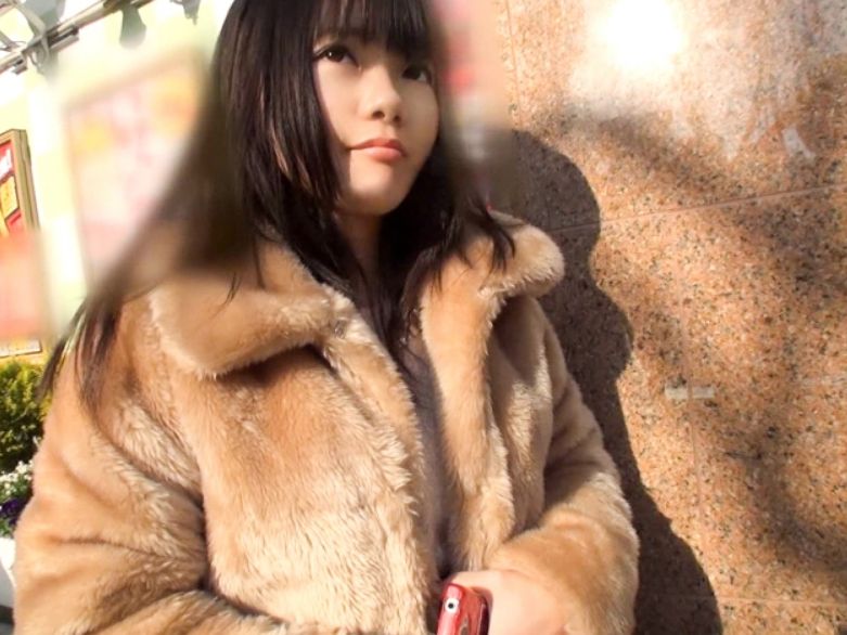 【素人娘 かえでちゃんの初体験】 色白黒髪ロングの清楚系美少女がエロ覚醒！ チンポでイキまくり、エロ可愛く大変身♡