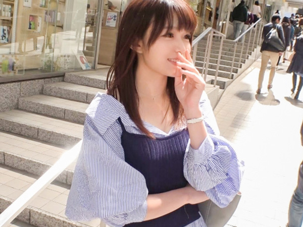 【ちっぱい美女の敏感ボディ】 貧乳コンプレックスの美人がナンパでエロ覚醒! 小さな胸を責められ、感度抜群のカラダでイキまくり♡
