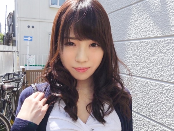 【初ハメ撮りで乱れるお姉さん】 清楚系美女が我慢しきれず…♡ 抑えきれない吐息と甘い声、エロすぎる初撮りセックス！
