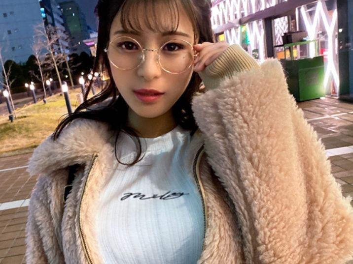 【素人】豊満おっぱいが堪らない眼鏡美女が自慢のおっぱいを揺らしてイキまくるコスプレプレイがエロすぎました！！！