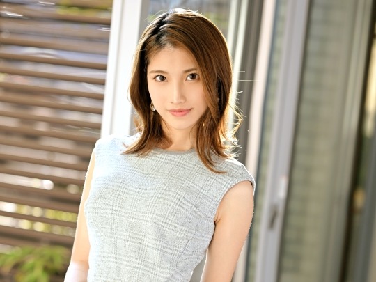 【エロカワ受付嬢の淫らな本性】 ホテルで働くお姉さんが隠し持った性欲を大解放！潮吹き&絶頂セックス♡