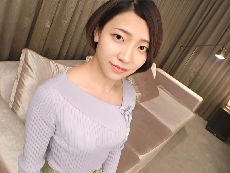 【美人の素顔はエロい】 美容部員の彼女が乱れる！ 大人っぽい見た目とギャップの激しいエロさに萌え♡