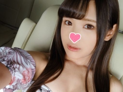 【素人】欲求不満感が強く、車内で人目も憚らずオナニーに耽り始める美少女を見つけた男が・・・！？