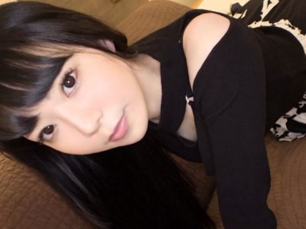 【清楚】黒髪美少女っ♥22歳の清楚系の美少女がいやらしく悶えて…たまらず感激セックス…！！