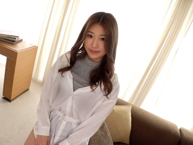【カフェ娘緊張ぎみな美少女】エッチなことにも興味がありプレ素人デビューの女！緊張を隠すがセックスで美しい姿を見せる！
