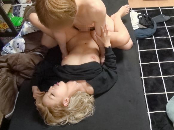 【素人ナンパ】スレンダーギャルをヤリ部屋に連れ込んで交尾！手マン＆クンニでメス穴濡らしていただきます…♡