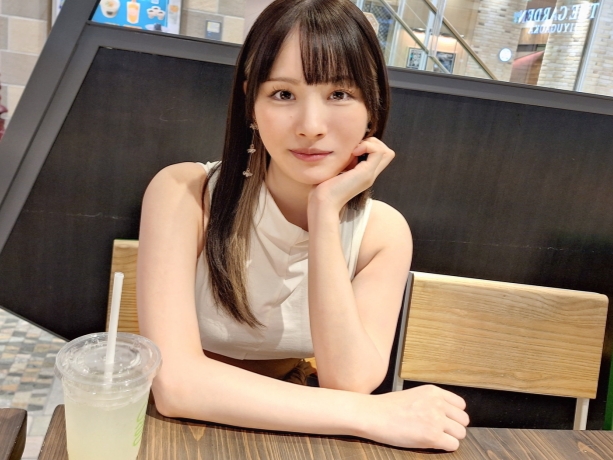 ＜清楚系＞「もっとワタシを滅茶苦茶にしてぇ」色白黒髪の正統派美少女を揉みくちゃにしてヌルヌルに♡自分から腰を振る助平ぶり