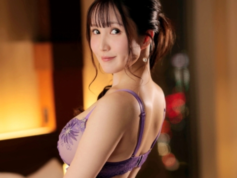 【巨乳素人】イヤらしい身体つきのお姉さん！当然エロいのは身体だけじゃないですよ！精神的にもドスケベ！エロに無我夢中！