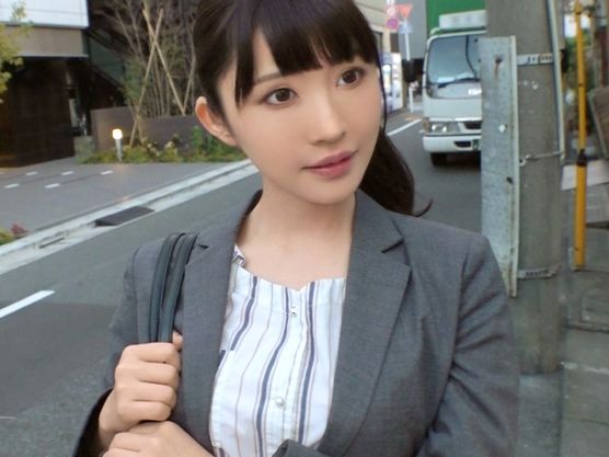 【巨乳女教師の筆おろし授業】Fカップの淫乱先生が童貞君を優しく指導！騎乗位でエロ腰振り、思わず奥まで…♥特別な初体験に悶絶必至！