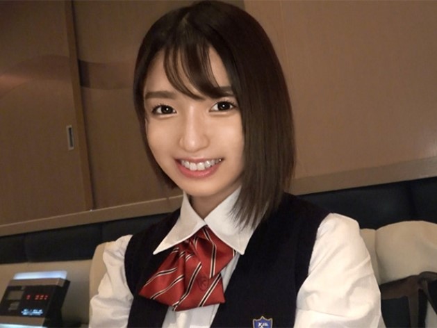 【制服少女の危険なバイト】お金に困った可憐なJKがオジサンとハメ撮り体験！無邪気な笑顔の裏で、エッチな要求に素直に応える姿がたまらない♡最後は顔射でフィニッシュ！！