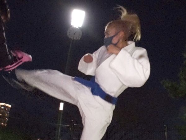 【強めアラサー格闘女子】『弱い男はお断り！』屈強なカラダを激しく犯されたい！戦闘さながらのストロングセックスで男を圧倒！弱い男には挿入れさせない、強気な彼女が本能むき出しで感じまくる！！