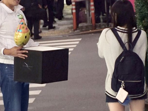 【19歳素人娘の危険なバイト】『お金欲しさに…』若さ溢れる美少女がナンパされ、ホテルでエッチなバイトに挑戦！フェラご奉仕からゴム無しのガンハメSEXまで、お金のためなら何でもしちゃう！？若気の至りが最高にエロい♥