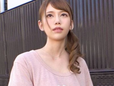 【童貞筆おろし】スレンダー巨乳の若妻が優しく筆おろし♥ 童貞クンの緊張チンポを包み込む激カワ奥様！中出しOKの甘い囁きで、初体験の快感に絶頂！！ 素人若妻の優しさとエロさが詰まった筆おろしセックス！♡