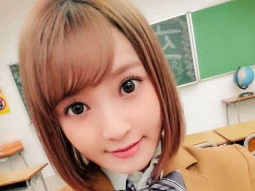 【制服JKと教室でエッチ♡】夢のシチュエーション実現！素人女子高生がバイブでトロトロになったアソコに生挿入！！制服姿で感じまくるウブな反応がたまらない！