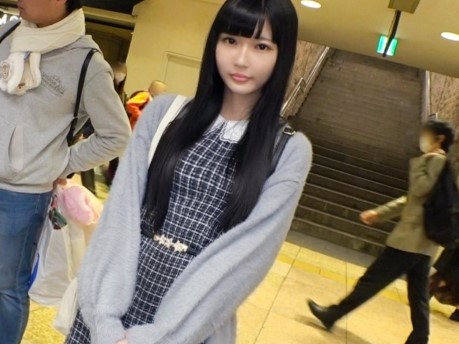 【キュートなパイパン美少女】『やだ…そんなにされたら…』無毛の秘部をイジられ、敏感に反応する美少女！可愛すぎる顔立ちとは裏腹に、肉棒をねじ込まれ、エロい表情で喘ぎまくる！お口もマ○コもトロトロに♡