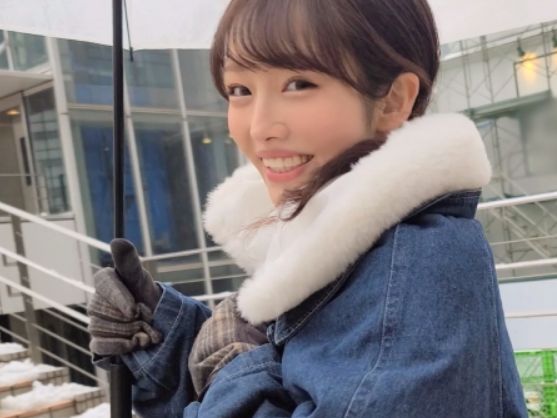 【清楚系女子の裏の顔】『誰にも言わないで…』アナウンサー風美少女が電マオナニーで本性露わ！バックで激しく突かれて、濡れまくる敏感ボディに中出し！ｗ